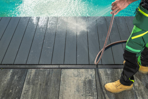 Best Garage Pressure Washing  in La Center, WA